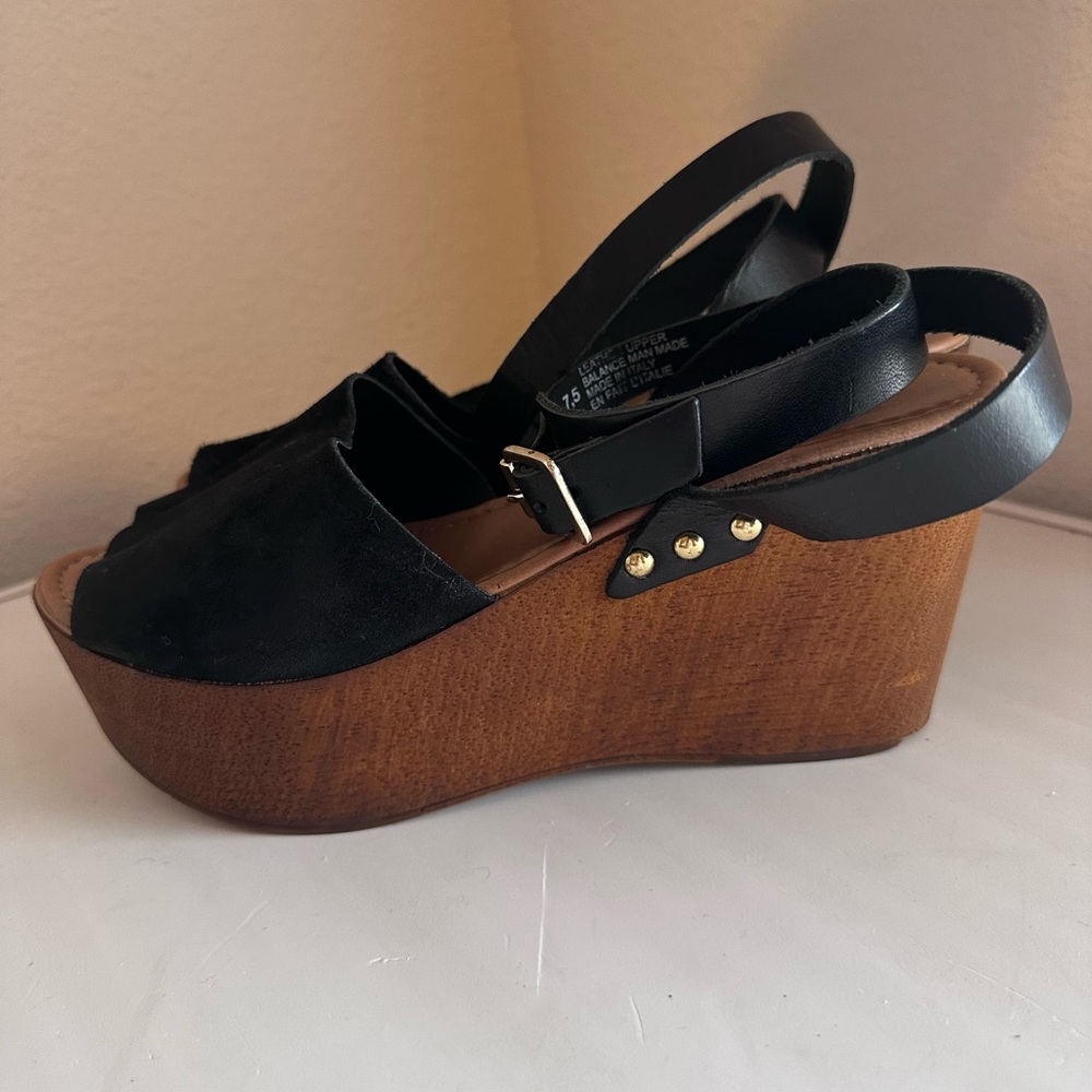 Seychelles Forward Wedge - Picture 3 of 8
